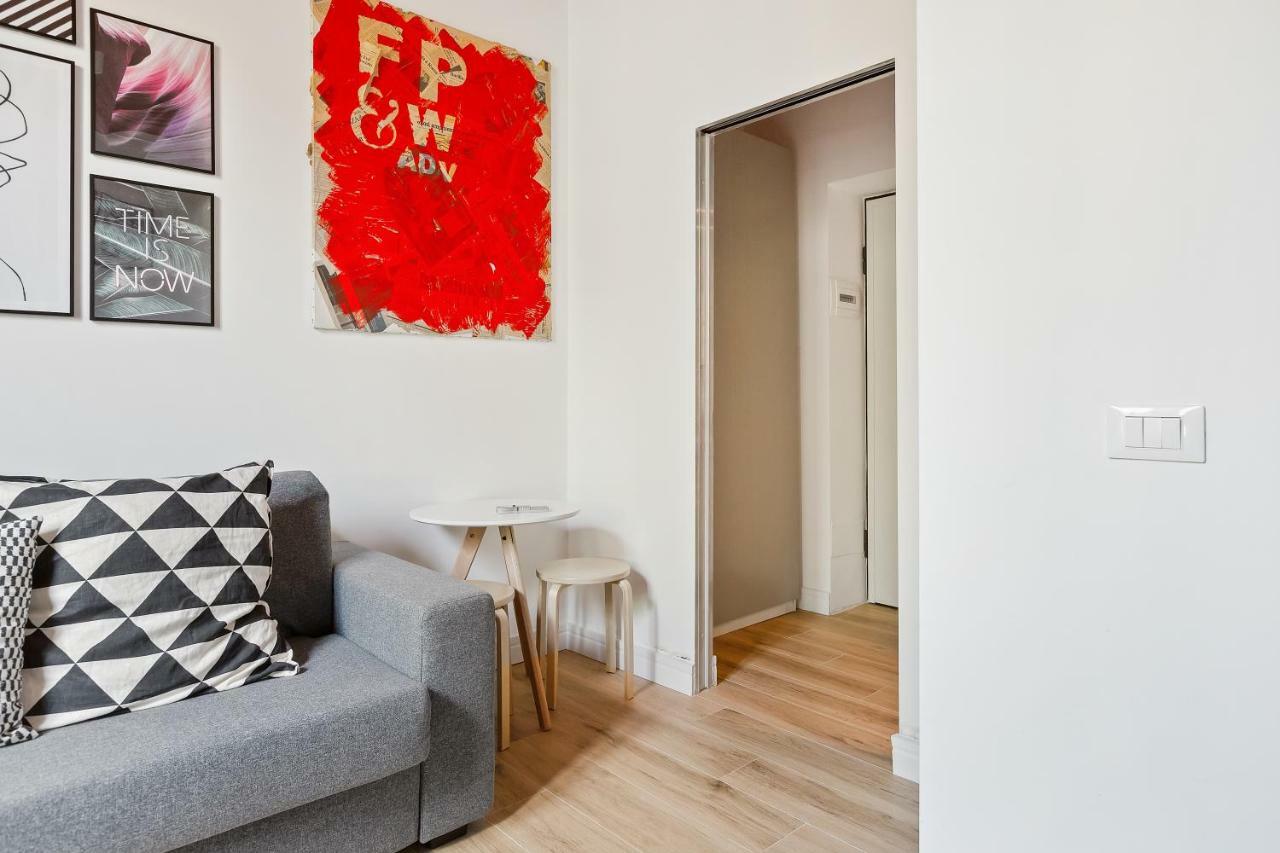 Modern And Cozy Apt In Porta Romana Milão Exterior foto