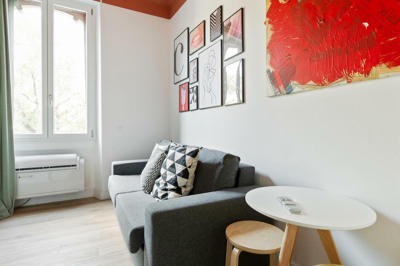 Modern And Cozy Apt In Porta Romana Milão Exterior foto